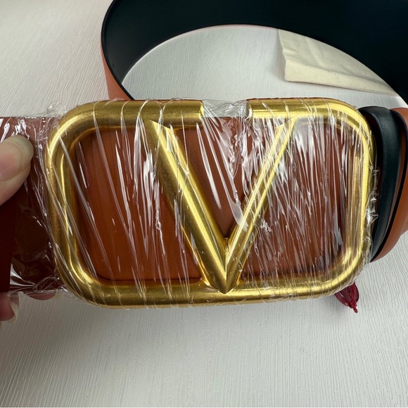 Valentino Garavani Brown Leather VLogo Belt with Gold Buckle main image 6